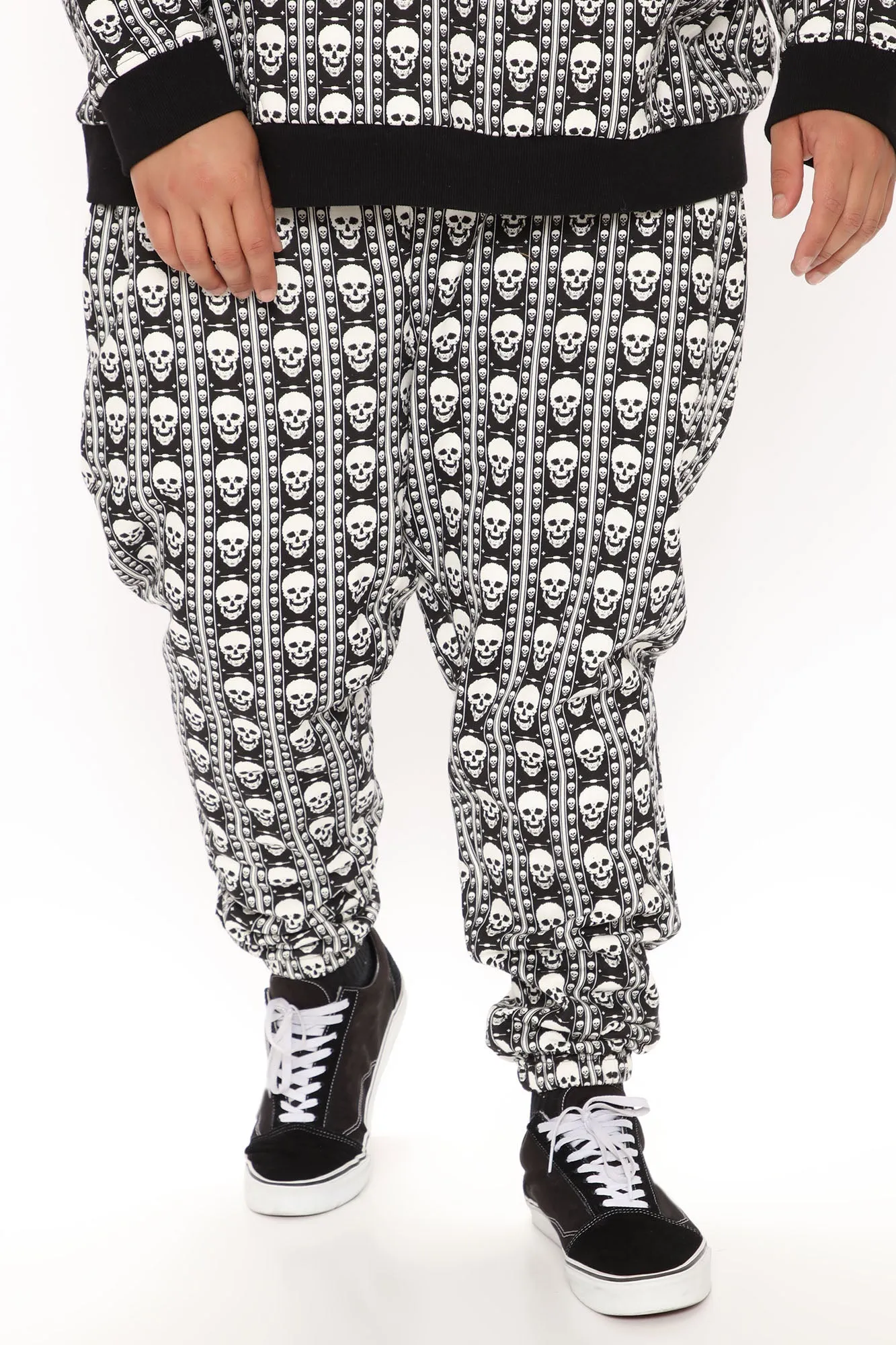 All Over Skull Sweatpant - Black/combo