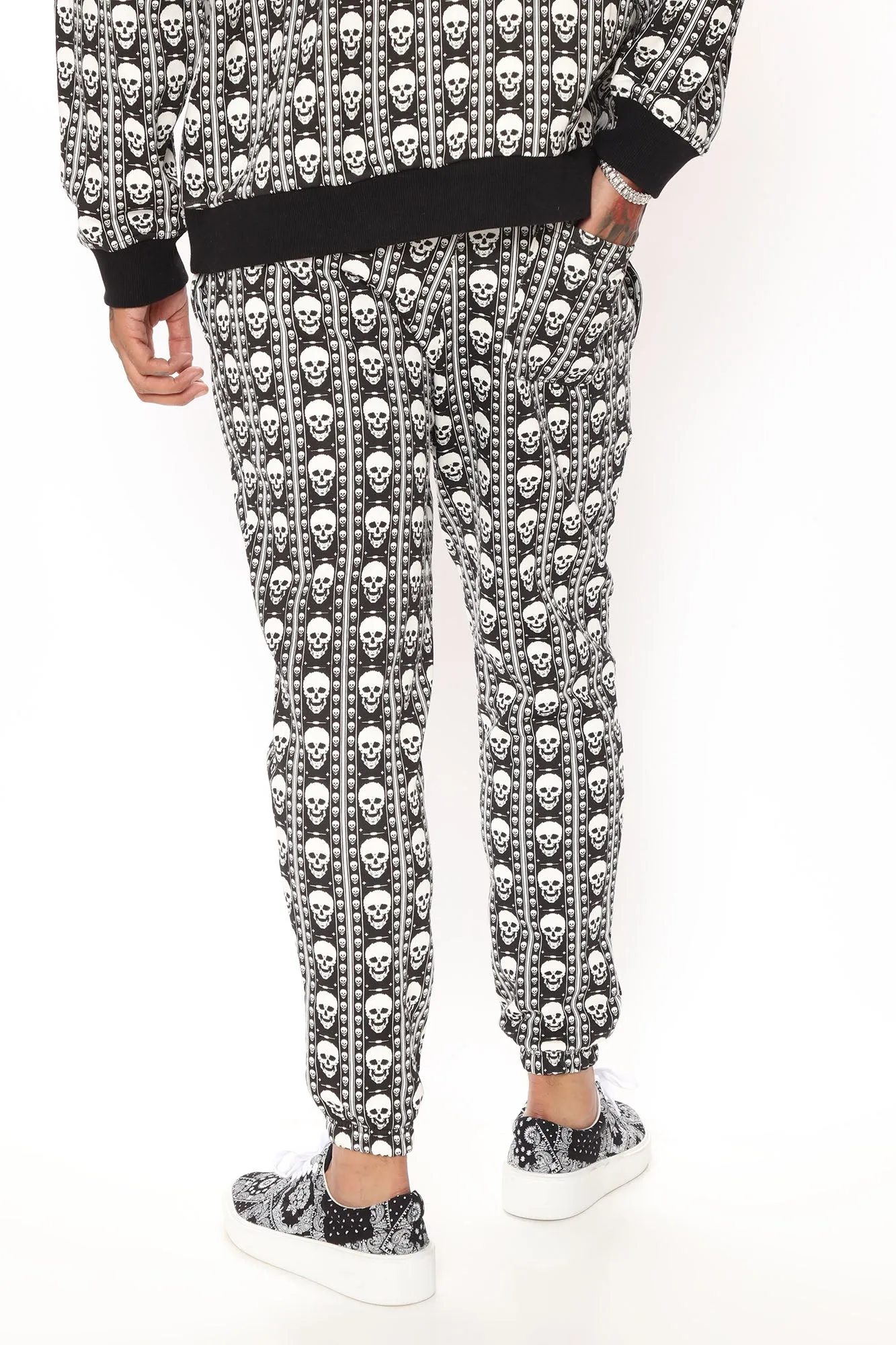 All Over Skull Sweatpant - Black/combo