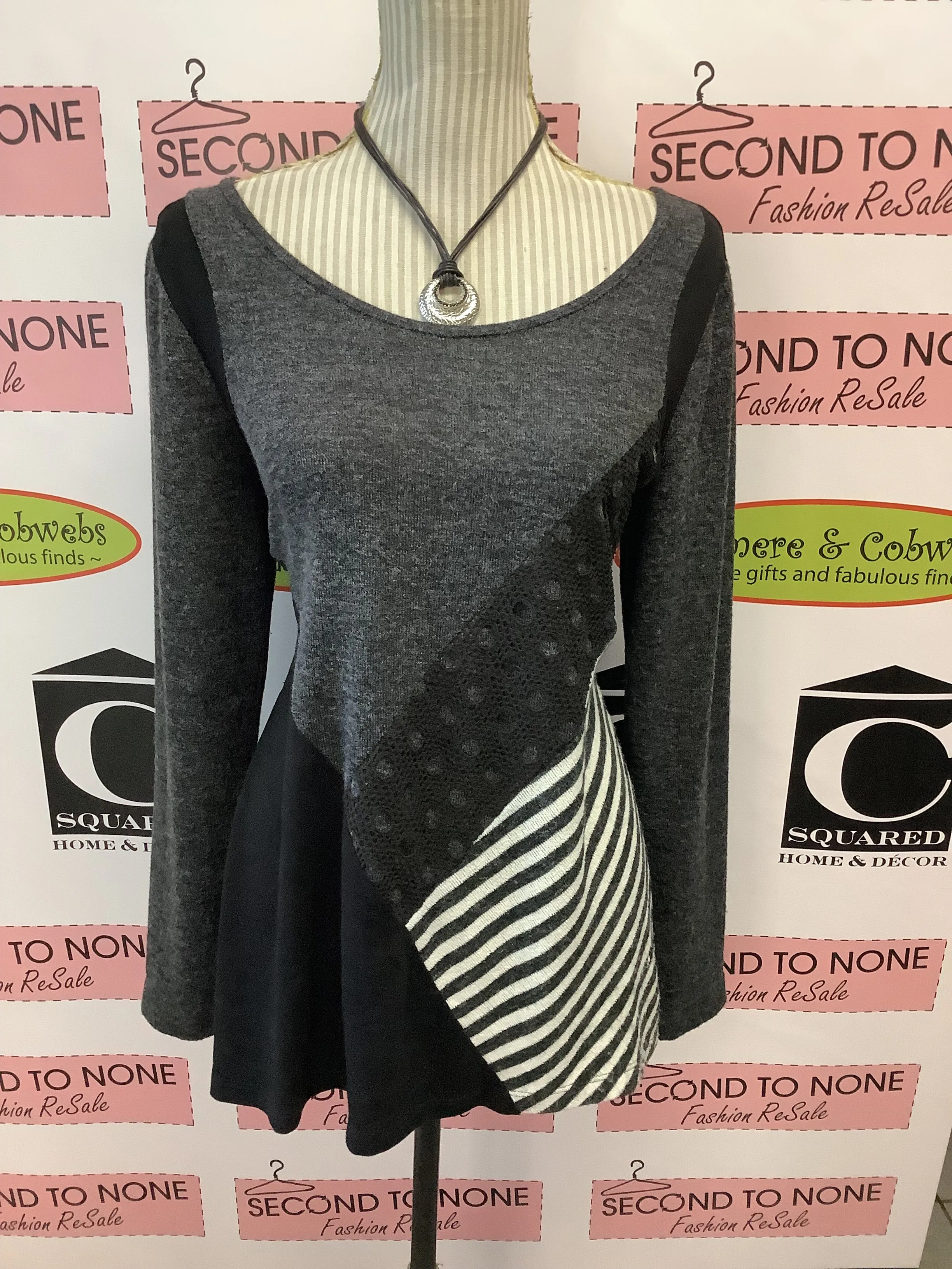 Black & Grey Abstract Tunic (Size Medium)