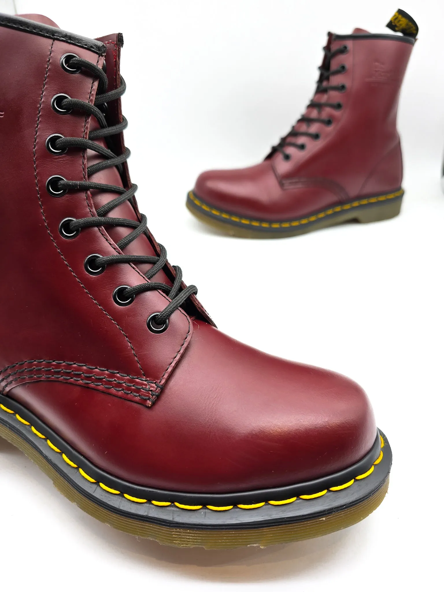 DR. MARTENS 1460 CHERRY SMOOTH - Pre-Loved