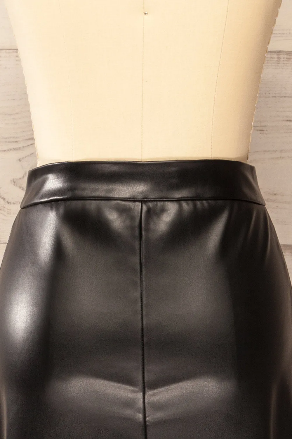 Rihanna | Black Faux Leather Pencil Skirt