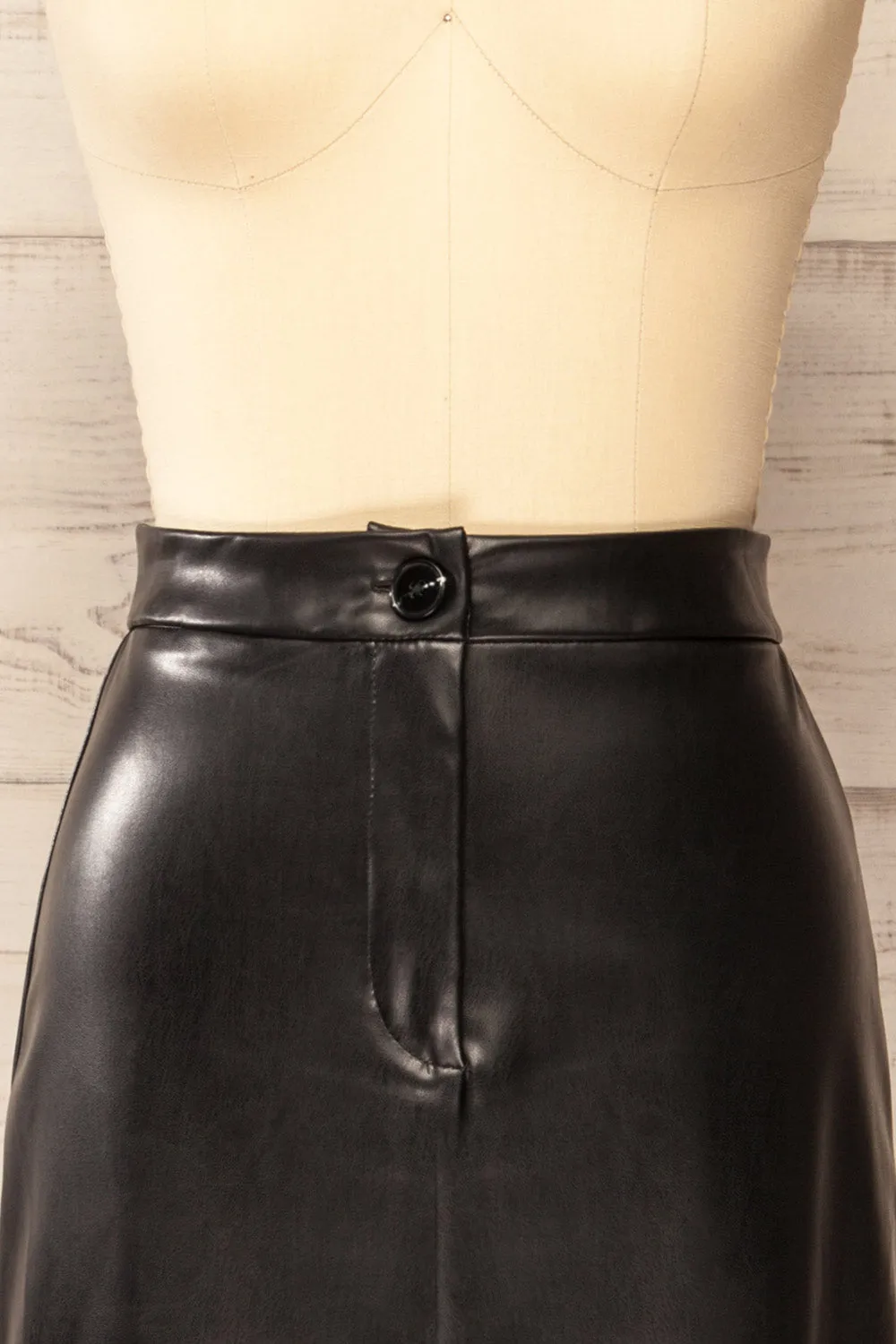 Rihanna | Black Faux Leather Pencil Skirt