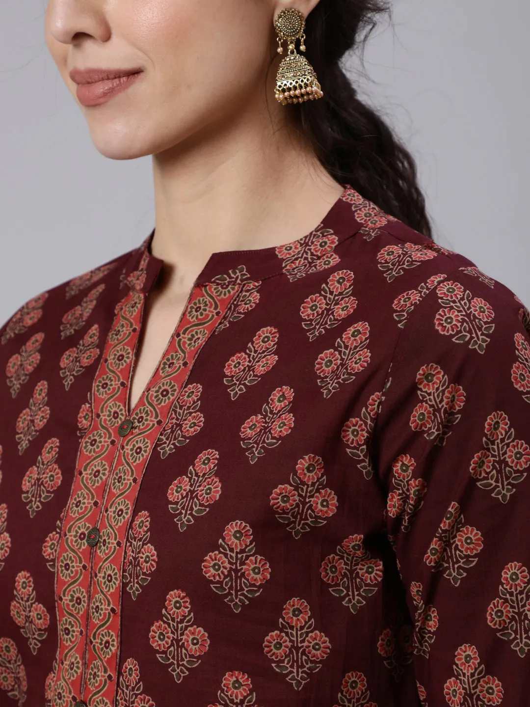 Women Burgundy Printed Straight Tunic With Three Quarter Sleeves