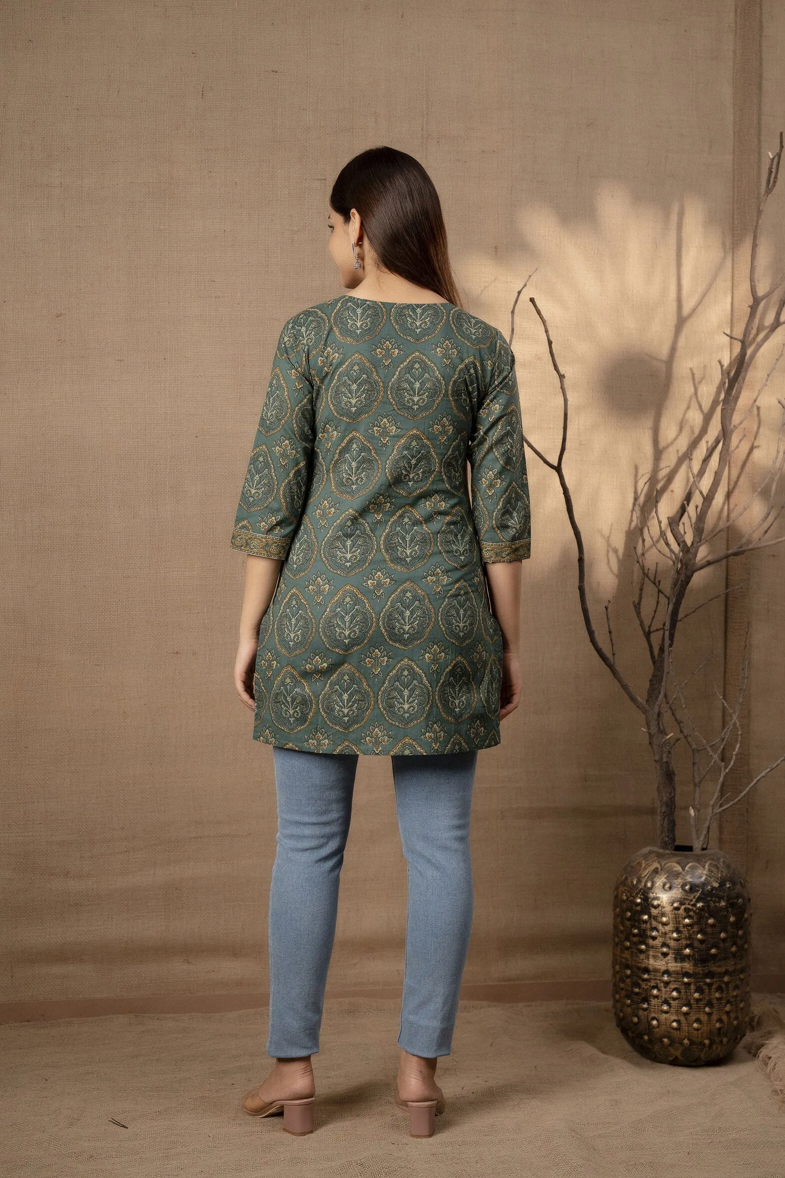 Women Green Ethnic Printed Tunic With Three Quarter Sleevs