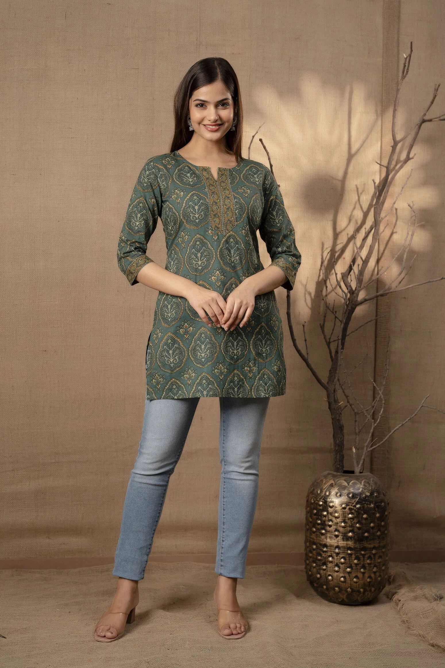 Women Green Ethnic Printed Tunic With Three Quarter Sleevs